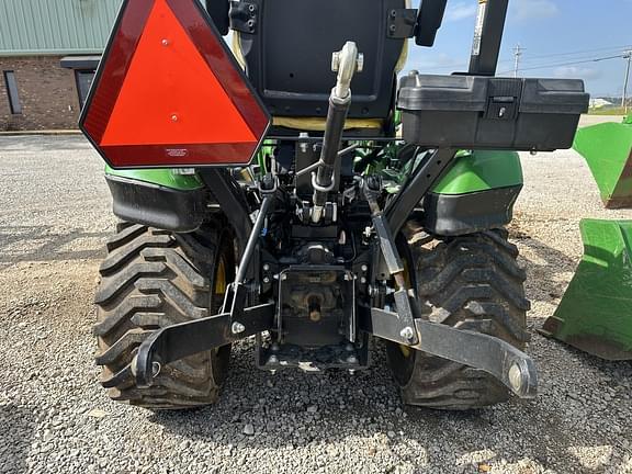 Image of John Deere 1025R equipment image 3