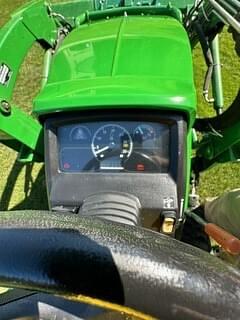 Image of John Deere 1025R equipment image 4