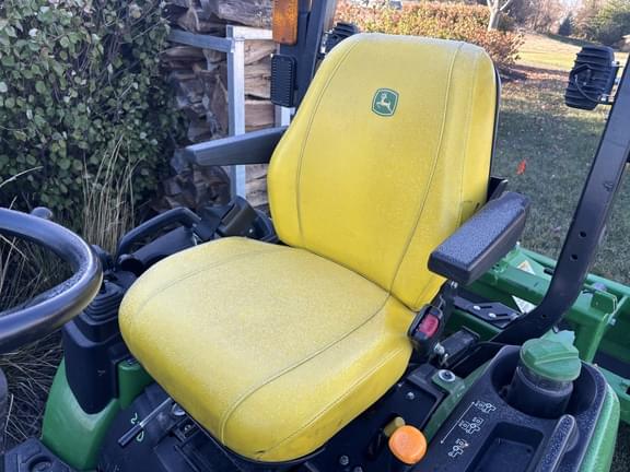 Image of John Deere 1025R equipment image 2