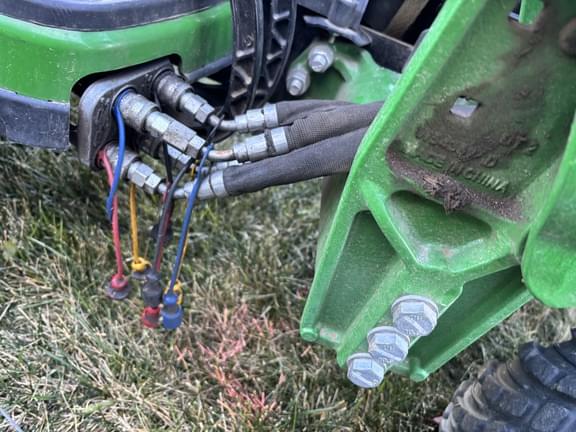 Image of John Deere 1025R equipment image 4