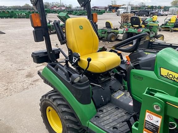 Image of John Deere 1025R equipment image 3