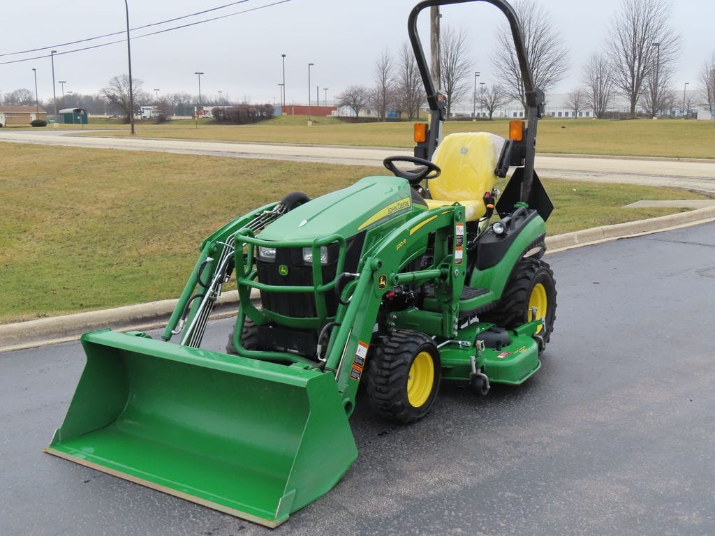 2020 John Deere 1025R Equipment Image0