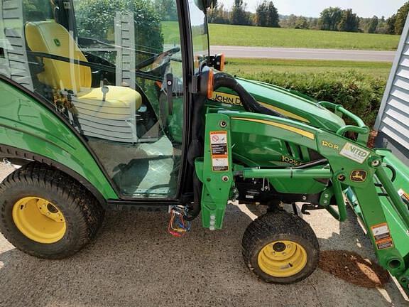 Image of John Deere 1025R equipment image 3