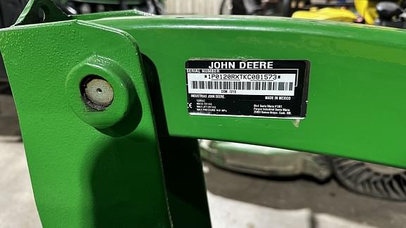 Image of John Deere 1025R equipment image 3