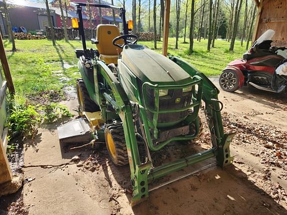 Image of John Deere 1025R equipment image 1