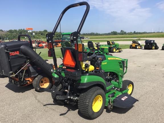 Image of John Deere 1025R equipment image 3