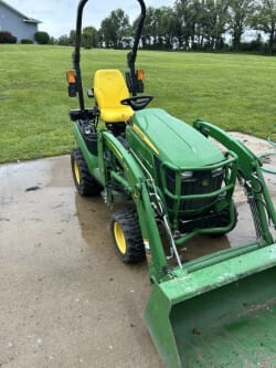 2020 John Deere 1025R Equipment Image0