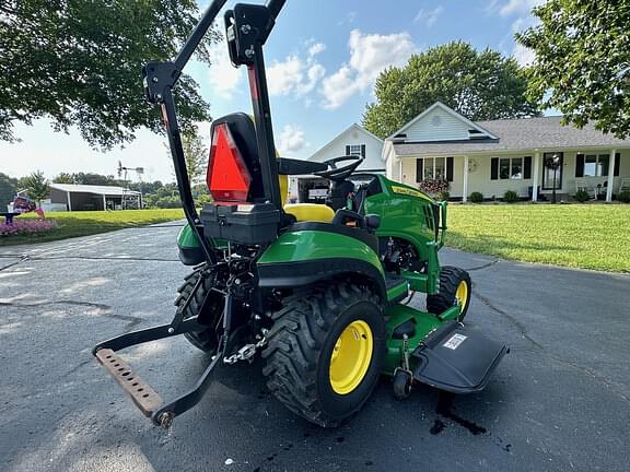 Image of John Deere 1025R equipment image 3