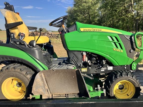 Image of John Deere 1025R equipment image 1