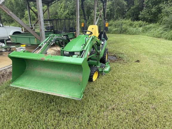 Image of John Deere 1025R equipment image 4