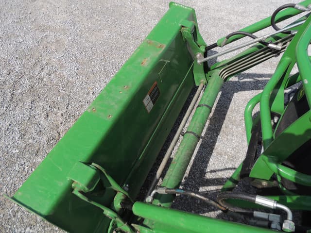 Image of John Deere 1025R equipment image 4
