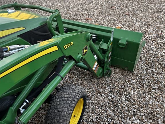 Image of John Deere 1025R equipment image 4