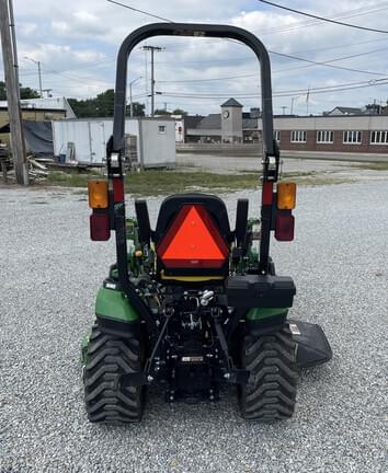 Image of John Deere 1025R equipment image 4
