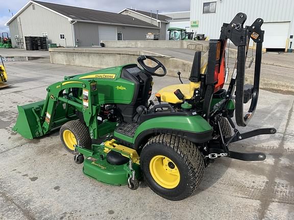 Image of John Deere 1025R equipment image 3