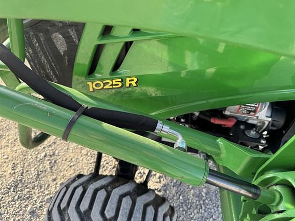 Image of John Deere 1025R equipment image 3