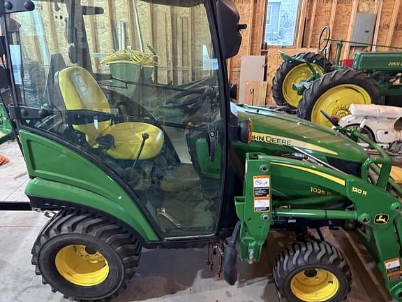 Image of John Deere 1025R equipment image 2