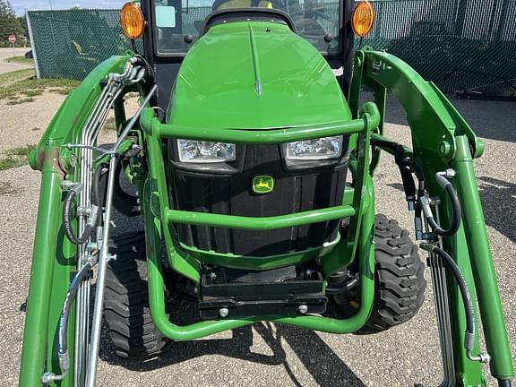 Image of John Deere 1025R equipment image 2