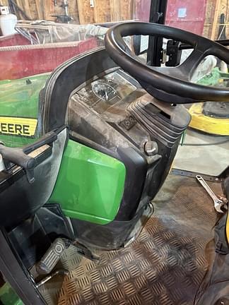 Image of John Deere 1025R equipment image 4