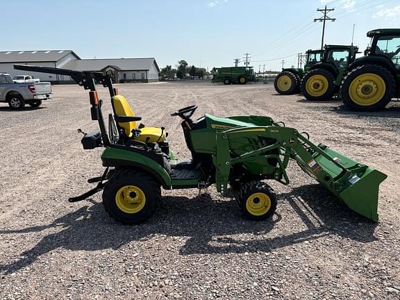 Image of John Deere 1025R equipment image 3