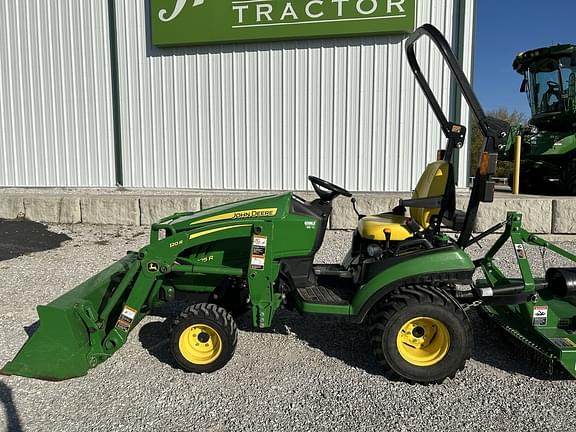 Image of John Deere 1025R equipment image 3