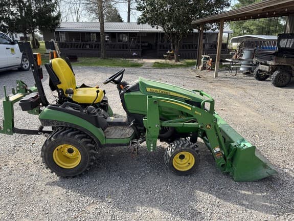 Image of John Deere 1025R equipment image 4