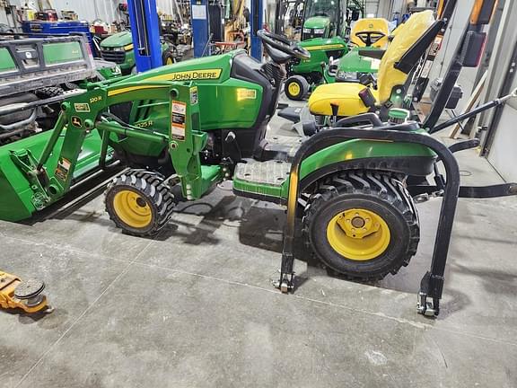 Image of John Deere 1025R equipment image 2