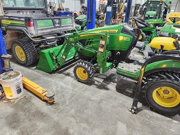 Image of John Deere 1025R equipment image 3