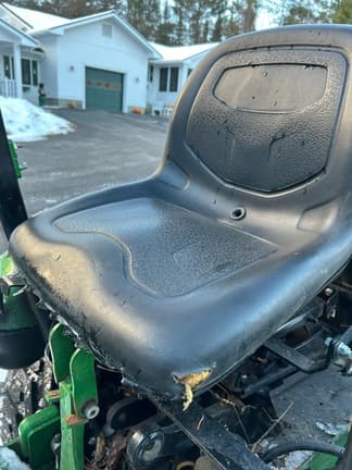 Image of John Deere 1025R equipment image 3