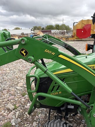 2020 John Deere 1025R Equipment Image0