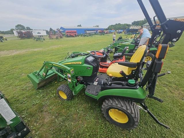 Image of John Deere 1025R equipment image 3