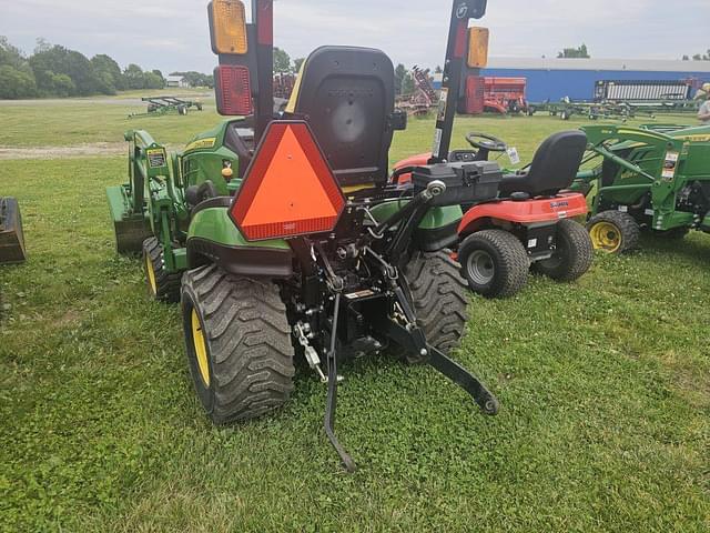 Image of John Deere 1025R equipment image 4