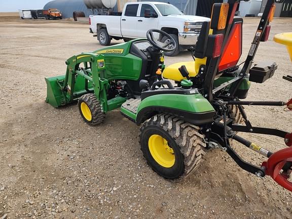 Image of John Deere 1025R equipment image 3