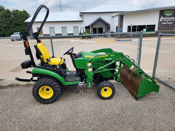 2019 John Deere 1025R Equipment Image0