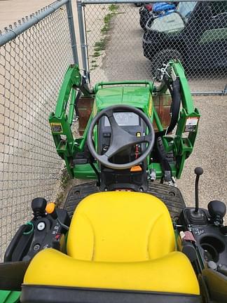 Image of John Deere 1025R equipment image 4