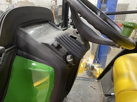 Image of John Deere 1025R equipment image 4