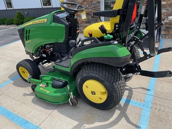 Image of John Deere 1025R equipment image 4