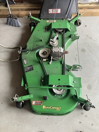 Image of John Deere 1025R equipment image 3