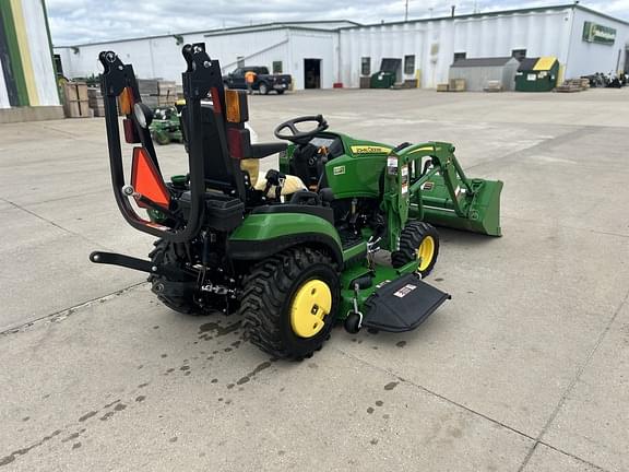 Image of John Deere 1025R equipment image 3