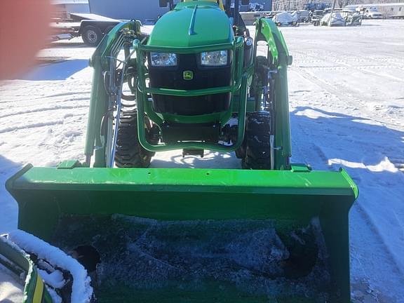 Image of John Deere 1025R equipment image 3