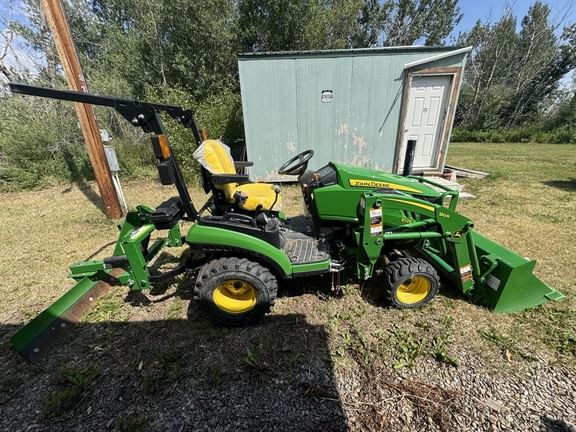 2020 John Deere 1025R Equipment Image0