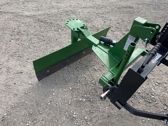 Image of John Deere 1025R equipment image 4