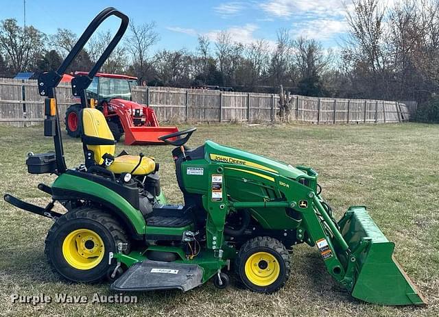 Image of John Deere 1025R equipment image 3