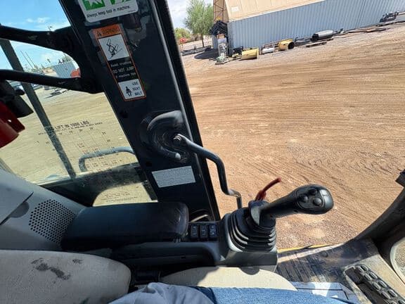 Image of John Deere 135G equipment image 4