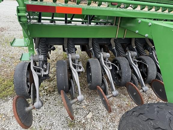 Image of John Deere 1590 equipment image 4
