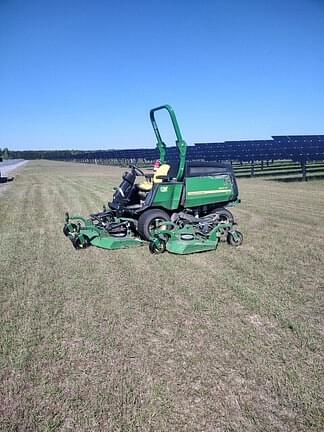Image of John Deere 1600 Image 0