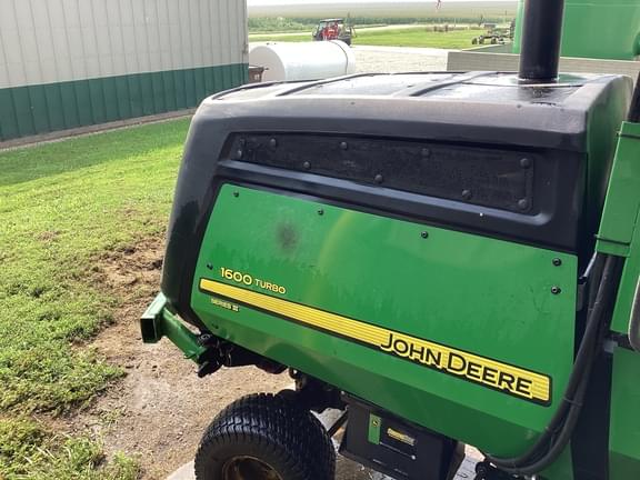 Image of John Deere 1600 Turbo II equipment image 2