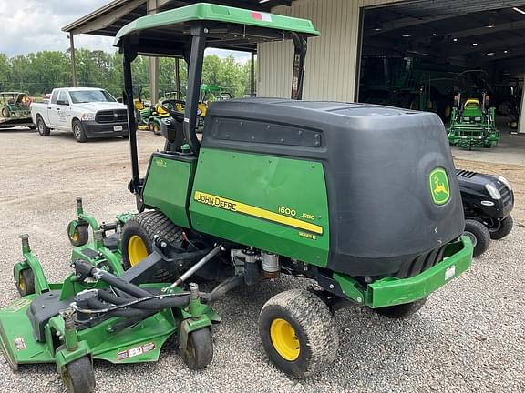 Image of John Deere 1600 Turbo II equipment image 1