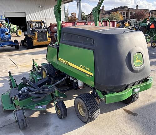 Image of John Deere 1600 Turbo II equipment image 3