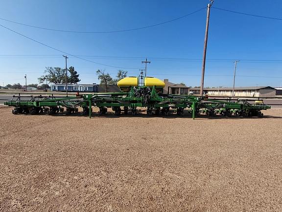 Image of John Deere 1725 equipment image 3