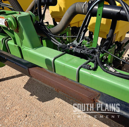 Image of John Deere 1725 equipment image 3